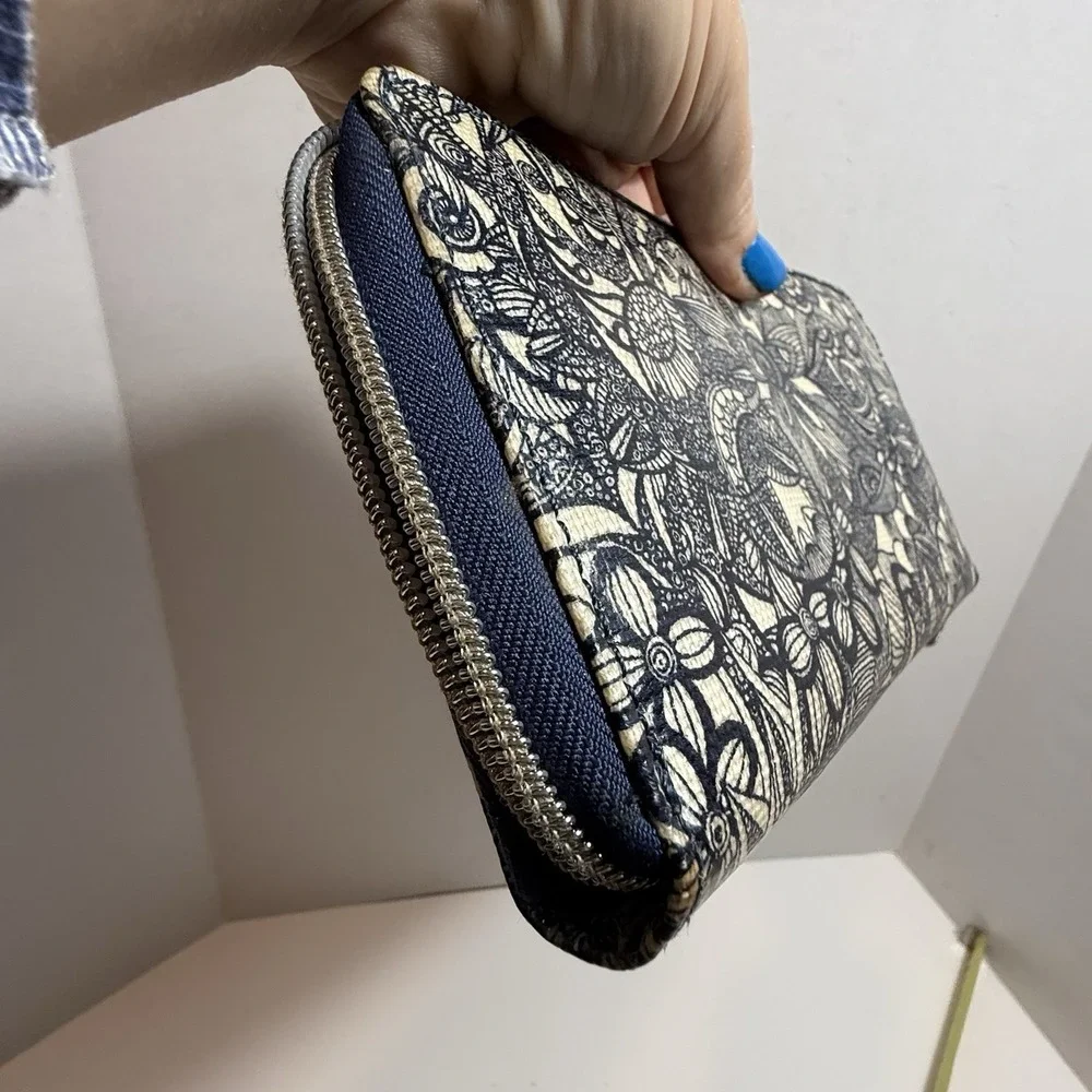 Sakroots Wallet Zip Clutch Coated‎ Canvas Artist Choice Navy Blue Floral